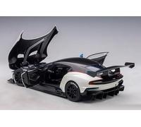 1:18 Autoart Aston Martin Vulcan Coupe 2015 White Blue Red Stripes AA70261 Model