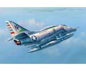 1:32 TRUMPETER KIT 4E Sky Hawk TR02266