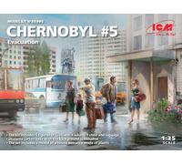 ICM 35905 1/35 Chernobyl#5. Extraction (4 adults, 2 children and luggage) (100%