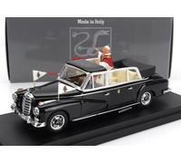 MODELLINO AUTO STATICO DIECAST MERCEDES 300D PAPA GIOVANNI XXIII 1960 SCALA 1/43