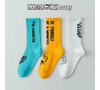 1 Coppia di Calzini Lunghi Colorati a Tema Accademia degli Elfi per Donne, con Grafiche e Testo dei Personaggi dell'Accademia degli Elfi. Corpo del Calzino Bianco e Colorato con Ritratti dei Personagg