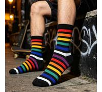 1 Paio di Calzini Unisex con Fondo Nero e Righe Arcobaleno a Mezza Polpaccio, Caratterizzati da Sette Colori Orizzontali: Rosso, Arancione, Giallo, Verde, Blu, Viola e Nero, Stile Street, Giovanile ed