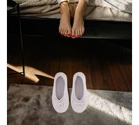 1 paio di scarpe antissche per le pantofole della camera da letto in casa per