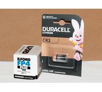 1 pellicola rullino 35mm Ilford FP4 Plus 125 ISO 24 batteria Duracell litio CR2
