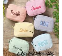 1 pezzo Borsa cosmetica impermeabile personalizzata ricamata con lettera/nome/pinyin, pochette con cerniera, regalo per coppie, amici, figlia, mamma, migliori amiche, coppia, per contenere assorbenti,