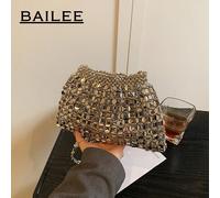 1 pezzo Borsa piatta di lusso alla moda e luccicante in argento con perline cave, decorata con un motivo a nuvole plissettate, borsa a spalla da donna, adatta per partecipare a eventi formali, attivit