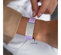 1 pezzo Braccialetto elastico in acciaio inossidabile viola con simbolo medico inciso al laser, stile minimalista, regalo personalizzato unisex per la Festa del Papà, forniture scolastiche, per il rit
