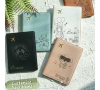 1 pezzo Copertina personalizzata per passaporto con testo e design grafico personalizzabili. Adatto come regalo per il nuovo anno scolastico, regalo per viaggi, regalo per la festa del papà, regalo di