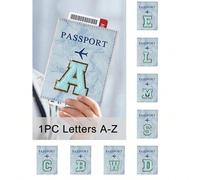 1 pezzo Custodia per passaporto blu con motivo ricamato a lettere blu da A a Z, portafoglio per passaporto da donna e uomo RFID vintage, custodia per passaporto in pelle PU multifunzionale con scompar