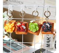1 pezzo Portachiavi creativo e realistico a forma di mini torta a strati, pendente minimalista a forma di rotolo di uova per zaino, accessorio unico a forma di torta alla frutta fragola,mirtillo,Uva v