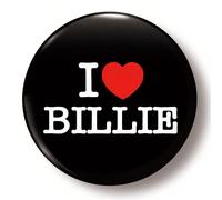 1 pezzo Spilla/Spilla da Bottone con il motivo "I LOVE BILLIE" da 4,4 cm/1,73 pollici, adatta per essere applicata su vestiti, borse, zaini, regalo divertente per amici e familiari per San Valentino, 