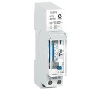1 pz 15335 Interruttore orario meccanico - 24 h - Senza memoria