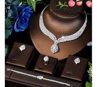 1 Set di gioielli elegante e lussuoso con cluster floreale di zirconia cubica, design a scollo a V + pendente floreale, adatto per eventi serali, cerimonie e red carpet delle donne Tagli UnicaLega di 