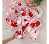 1 Set Pigiama elegante con colletto a bavero e bottoni per ragazze, con maniche corte e pantaloncini in un moderno colore rosa con bordi a contrasto rossi e una deliziosa stampa a ciliegie. Questa bia