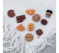 10 pezzi Ciondoli a forma di biscotto al cioccolato, alla modaco di caffè, pane e dolci, stile carino e femminile, accessori decorativi per scarpe e stivali da esterno, decorazioni rimovibili a botton