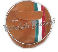1084 - COPRIRUOTA MARRONE FASCIA TRICOLORE 3-00-10 VESPA 180 200 RALLY