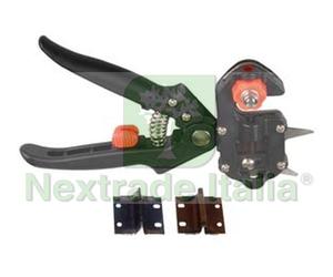 1BLISTER INNESTATRICE A PINZA MANUALE MODELLO UNIVERSALE MM.210: