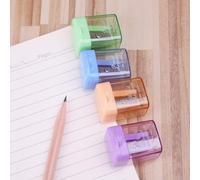1Pc Colore Casuale Mini Temperamatite Portatile Manuale per Studenti Ufficio Cancelleria Temperamatite Temperamatite Temperamatite Scrittura e Correzione Forniture
