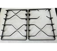 (2) GRIGLIE SMALTATE NERE COMPATIBILE CON WHIRLOOL per piani cottura DX e SX COMPLETE DI GOMMINI (LUNGA 39,5 LARGA 26,3cm) COD. GRG453-454