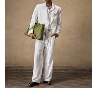2 pezzi Completo da uomo casual elegante, slim fit, bianco, con spalle lavorate, set di giacca e pantaloncini, con spilla di perle e cintura in metallo, adatto per estate, vacanze, matrimoni, feste, r