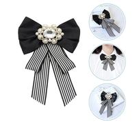 2 pezzi con fiocco intarsiato con strass, spilla con fiocco, spilla, colletto