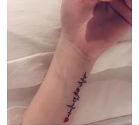 2 pezzi Piccolo Cuore Rosso Braccio ECG Inglese: Tatuaggio Temporaneo Senza Paura per Uomini e Donne, Adesivi Impermeabili e Duraturi, Tatuaggi Finti