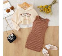 2 pezzi Set di felpa con cappuccio ultra corta e minigonna a costine a-line per ragazze, con stampa a cuore e lettera che accentua il temperamento, adatto per viaggi, fotografia, cene in famiglia, scu