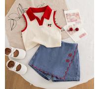 2 pezzi/set Nuova tuta estiva per bambine, composta da: 1) Canotta in tessuto a maglia texturizzato color albicocca con colletto e decorazione a cuore 2) Gonnellina di jeans con volant e ricamo florea