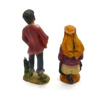 2 X STATUETTE CAGANER IN RESINA E L’UOMO CHE FA PIPÌ. Nascosta scena natalizia di 10,5 cm. L’uomo che fa la cacca. Statuetta che fa la cacca. scena natalizia, figure, gesù. 3 re. pastore medndo