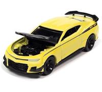 2019 Chevy Camaro Nickey ZL1 1LE Shock Yellow con cappuccio nero opaco e strisce Modern Muscle Limited Edition a 14670 pezzi Worldwide 1/64 Diecast Model Car by Auto World 64352-AWSP094B