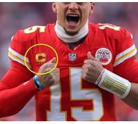 2025 Afc Berretto Kc Chiefs Patrick Mahomes 4 ⭐ Stella da Stiro Rosso Captain