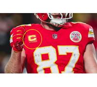 2025 Afc Berretto Kc Chiefs Travis Kelce 4 ⭐ Stella da Stiro Rosso Captain Oro