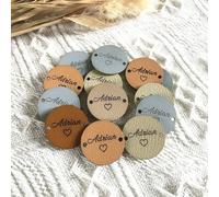 25 Pezzi Personalizzate Etichette In Pelle PU, Handmade Da Cucire Con Logo / Testo, Con Fori, Toppe Cucito Fatte A Mano Per Vestiti Fatto A Mano Tag