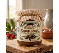 250 gr - Confettura di corbezzolo sardo, ideata e prodotta dall'artigiano di Gavoi, Francesco Ibba. Bacche cresciute spontanee nella macchia mediterranea e raccolte tra ottobre e dicembre