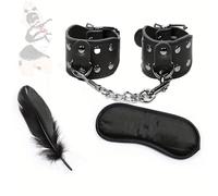 3 set di giocattoli volanti neri con manette in pelle, maschere per gli occhi, piume strappate, oggetti di scena per giochi di ruolo