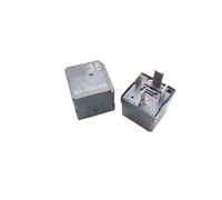 35 J69-3735040HL 4 in a set of normally switched on automotive relays