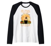 3rd Grade Teacher By Day Witch By Night Halloween Costume Maglia con Maniche Raglan