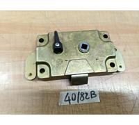 40/82B Serratura Porta Laterale Destra Con Sicura 238/241(4192800)