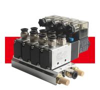 4V110-06 M5 DC24V 12V 2 Posizioni 5 Vie elettrovalvola a Quattro Posizioni Base in Alluminio Accessori Set silenziatore 3 4 5 Stazione AC220V AC110V(Ac220v 4 in 4 out)