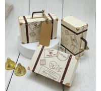 50 pezzi Scatole regalo creative a forma di mini valigia per caramelle, cioccolatini, scatole in cartone con corde e etichette, per matrimoni, compleanni, feste, regali, decorazioni, tema di viaggio e