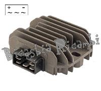 5645 - REGOLATORE DI TENSIONE PIAGGIO 180 X9 AMALFI 200 CARNABY VESPA GT X8 X9