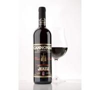 6 x 0.75 l - Jerzu. Cannnonau di Sardegna prodotto dalla storica cantina di Jerzu, Antichi Poderi, nella storica regione dell'Ogliastra.