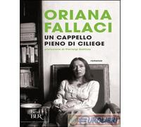 Un cappello pieno di ciliege