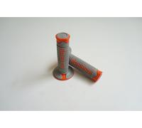 A260 COPPIA MANOPOLE DOMINO BICOLORE GRIGIO-ARANCIO UNIVERSALI per Ktm EXC 250