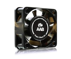 AABCOOLING Super Silent R4 - una Silenziosa e Molto Efficiente 40mm Ventola per Case PC, Raffreddamento PC, 12V Fan, 4cm, 3 Pin, per Stampante 3D, Con Adattatore a Basso Rumore 7,9 dB (A)