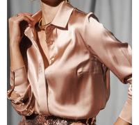 Abbigliamento autunnale da donna. Questa camicia da donna casual di strada alla moda a tinta unita con collo a risvolto e maniche lunghe è la più apprezzata dalle donne quando escono. È una camicia da