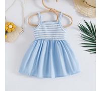 Abito a fascia per bambine. Questo abito presenta un design a bretelle a spaghetti, semplice ed elegante. La silhouette a-line della gonna aggiunge un aspetto vivace e carino. Il design morbido si ada