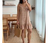 Abito estivo casual da donna taglie forti con stampa floreale minuta e nodo sulla spalla, stile boho old money, outfit estivi per donna, outfit per spring break, rave, festival, abito da spiaggia, abi