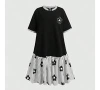 Abito stile preppy per ragazze adolescenti e bambine, patchwork, maglia nera con colletto a righe nere e bianche, parte inferiore con gonna plissettata a righe patchwork che richiama la parte superior