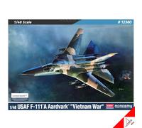 Academy 1/48 USAF F-111 A Aardvark "Guerra del Vietnam" Kit modello aereo...
